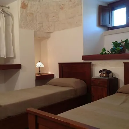 Via Dei Trulli * Cisternino
